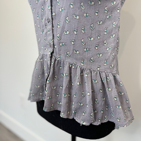 Mossimo Sheer Sleeveless Bunny Print Blouse (XS) - Picture 3 of 8